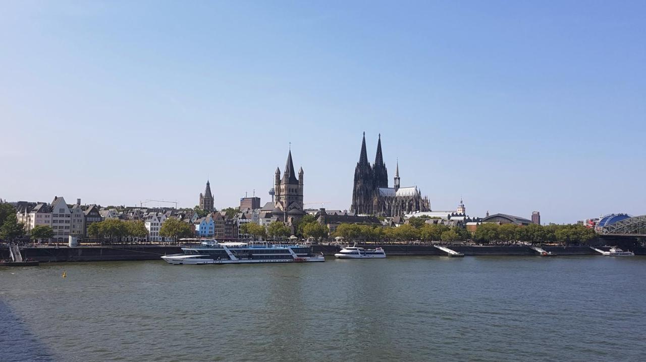 Altstadthotel Hayk Am Rhein Cologne Extérieur photo